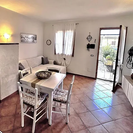 Iss Travel, Casa Li Bandi In San Teodoro, 6 Beds, Air Conditioning And Private Outdoor Area Apartmán San Teodoro (Sardinia)